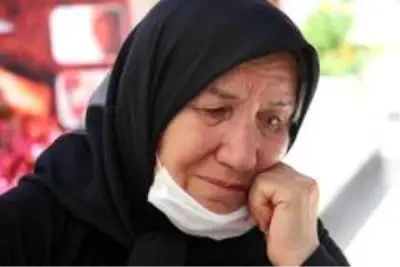 Şehit aileleri bayram arifesinde şehitlerin kabrini ziyaret etti Şehit aileleri bayram arifesinde şehitlerin kabrini ziyaret etti