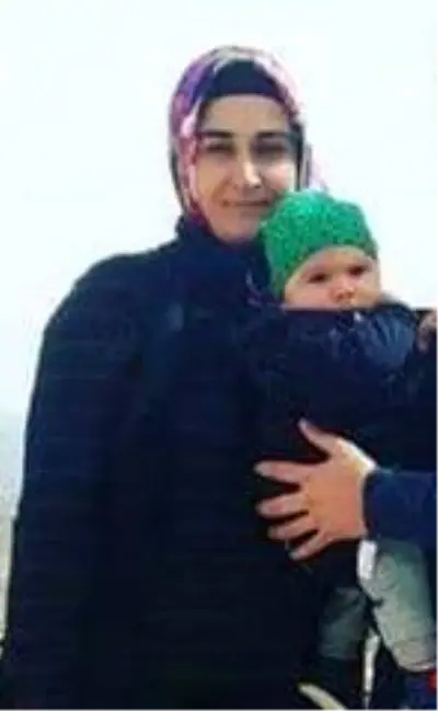 Şehit Bedirhan bebek ve annesi mezarı başında anıldı Şehit Bedirhan bebek ve annesi mezarı başında anıldı