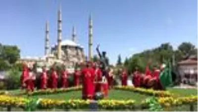 Selimiye Meydanındaki mehteran konseri izleyenleri büyüledi Selimiye Meydanındaki mehteran konseri izleyenleri büyüledi