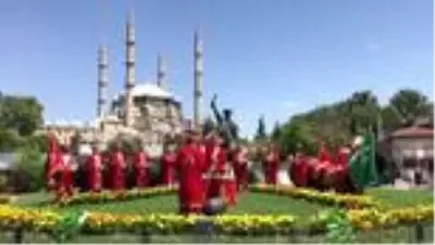 Selimiye Meydanındaki mehteran konseri izleyenleri büyüledi Selimiye Meydanındaki mehteran konseri izleyenleri büyüledi