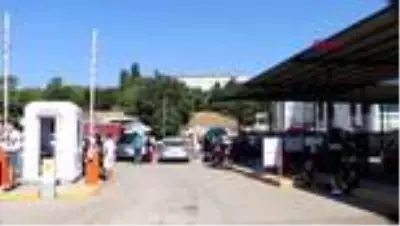 Tekirdağ'daki feribot iskelesinde araç yoğunluğu