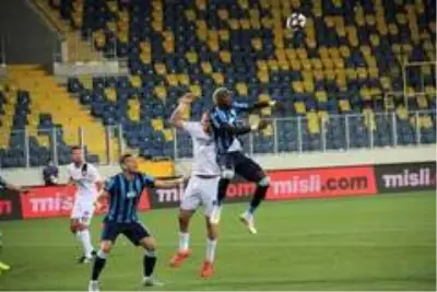 TFF 1. Lig Play-Off Finali: Adana Demirspor: 0 Fatih Karagümrük: 1 (İlk yarı)