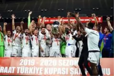 Trabzonspor kupasını aldı Trabzonspor kupasını aldı
