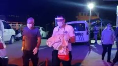 Üç günlük bebeği kamyonet kasasına bıraktılar Üç günlük bebeği kamyonet kasasına bıraktılar