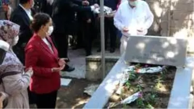 Uşak protokolü, Kurban Bayramı öncesinde şehitlik ziyaretinde bulundu Uşak protokolü, Kurban Bayramı öncesinde şehitlik ziyaretinde bulundu