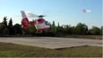 Ambulans helikopter böbrek hastası yaşlı kadın için havalandı Ambulans helikopter böbrek hastası yaşlı kadın için havalandı