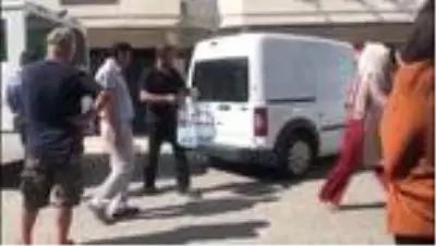 Annesini elli yerinden bıçaklayıp öldürdü Annesini elli yerinden bıçaklayıp öldürdü