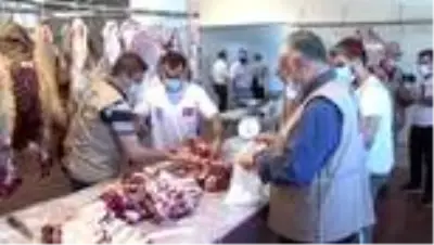 - Azerbaycan'da kesilen kurbanlar ihtiyaç sahiplerine dağıtıldı - Azerbaycan'da kesilen kurbanlar ihtiyaç sahiplerine dağıtıldı