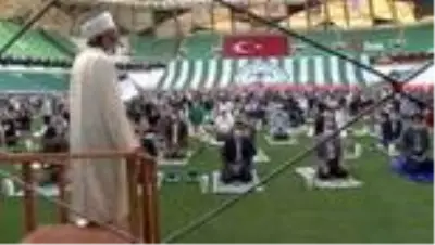 Bakan Murat Kurum, bayram namazını Konya'da kıldı Bakan Murat Kurum, bayram namazını Konya'da kıldı
