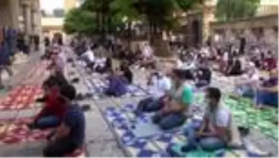 Balkanlar, Kovid-19 gölgesinde bir bayramı daha karşıladı - SARAYBOSNA Balkanlar, Kovid-19 gölgesinde bir bayramı daha karşıladı - SARAYBOSNA