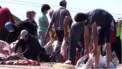 Başkentte bayramın ilk günü kurban satış ve kesim yerlerinde yoğunluk yaşandı Başkentte bayramın ilk günü kurban satış ve kesim yerlerinde yoğunluk yaşandı