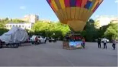 Başkentte sıcak hava balonuyla bayram coşkusu Başkentte sıcak hava balonuyla bayram coşkusu