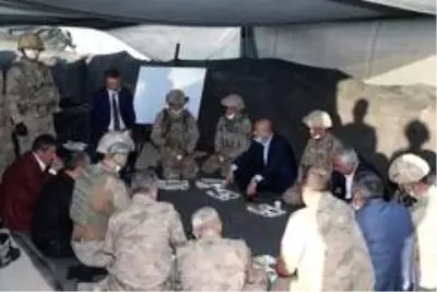 Cumhurbaşkanı Erdoğan Cudi Dağındaki askerlerle bayramlaştı Cumhurbaşkanı Erdoğan Cudi Dağındaki askerlerle bayramlaştı