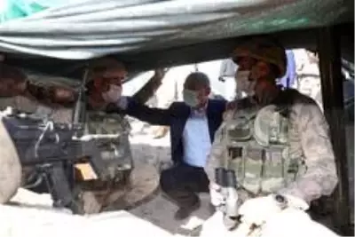 Cumhurbaşkanı Erdoğan Cudi Dağındaki askerlerle bayramlaştı Cumhurbaşkanı Erdoğan Cudi Dağındaki askerlerle bayramlaştı