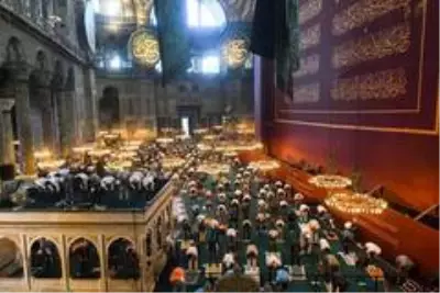 Diyanet İşleri Başkanı Erbaş, Ayasofya-i Kebir Cami-i Şerifi'nde bayram hutbesi irad etti Diyanet İşleri Başkanı Erbaş, Ayasofya-i Kebir Cami-i Şerifi'nde bayram hutbesi irad etti