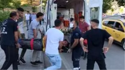 Elazığ'da uçurumdan düşen genç yaralandı Elazığ'da uçurumdan düşen genç yaralandı