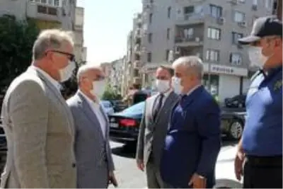 İzmir Valisi Köşger, polislerle bayramlaştı İzmir Valisi Köşger, polislerle bayramlaştı