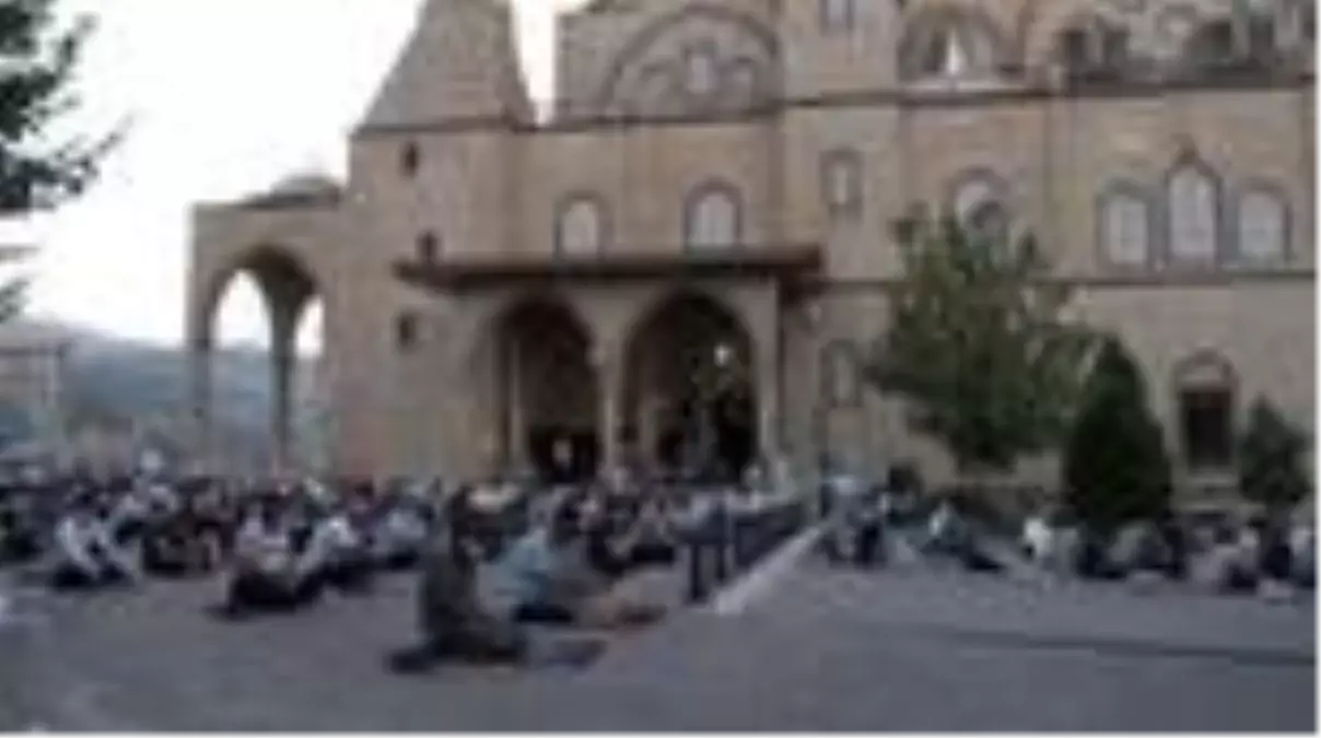 Kahramanmaraş'ta Kurban Bayramı namazı