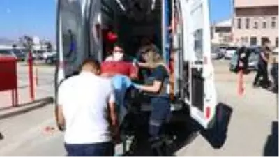 Kurban Bayramı'nın ilk gününde hastaneler acemi kasaplarla doldu! Şimdiye kadar 5282 kişi yaralandı Kurban Bayramı'nın ilk gününde hastaneler acemi kasaplarla doldu! Şimdiye kadar 5282 kişi yaralandı