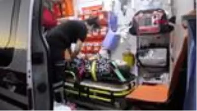 MANİSA Aşırı hız nedeniyle devrilen hafif ticari araçtaki 5 kişi yaralandı
