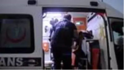 MANİSA Aşırı hız nedeniyle devrilen hafif ticari araçtaki 5 kişi yaralandı