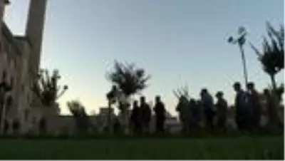 Milli Savunma Bakanı Akar, Kurban Bayramı namazını Selimiye Camisi'nde kıldı Milli Savunma Bakanı Akar, Kurban Bayramı namazını Selimiye Camisi'nde kıldı
