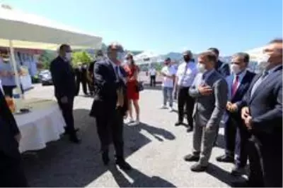Son dakika güncel: Pandemi kurallarına uygun bayramlaşma Son dakika güncel: Pandemi kurallarına uygun bayramlaşma