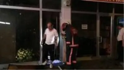 Simit fırınında çıkan yangın mahalleliyi sokağa döktü Simit fırınında çıkan yangın mahalleliyi sokağa döktü