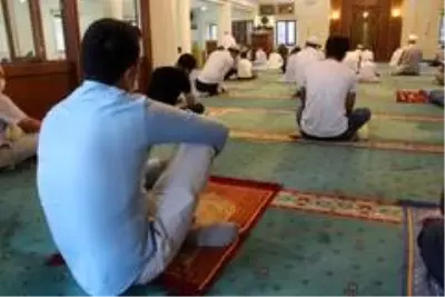 Sosyal mesafeli bayram namazı Sosyal mesafeli bayram namazı