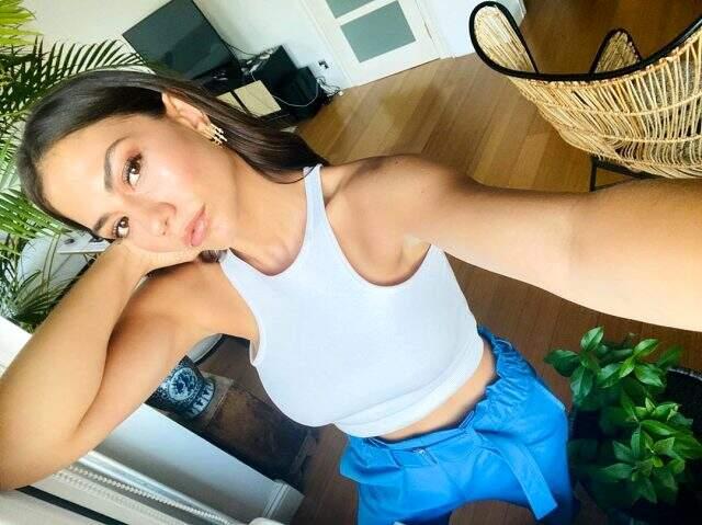 Ünlü oyuncu Demet Özdemir, makyajsız fotoğrafını paylaştı Ünlü oyuncu Demet Özdemir, makyajsız fotoğrafını paylaştı