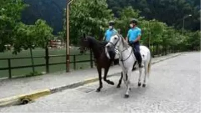 Uzungöl'de onları gören şaşırıyor Uzungöl'de onları gören şaşırıyor
