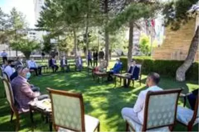 Vali Bilmez şehit aileleri dernek başkanlarıyla buluştu Vali Bilmez şehit aileleri dernek başkanlarıyla buluştu