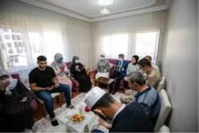 Vali Bilmez ve Eşi Meral Bilmez, şehit ailelerini ziyaret etti Vali Bilmez ve Eşi Meral Bilmez, şehit ailelerini ziyaret etti