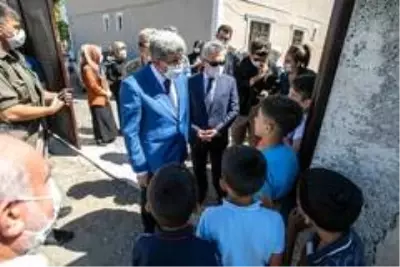 Vali Bilmez ve Eşi Meral Bilmez, şehit ailelerini ziyaret etti Vali Bilmez ve Eşi Meral Bilmez, şehit ailelerini ziyaret etti