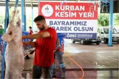 Vatandaşların kurbanları sağlıklı ve hijyenik ortamlarda kesildi Vatandaşların kurbanları sağlıklı ve hijyenik ortamlarda kesildi