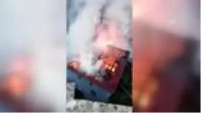 Yangın sonucu 2 ev kullanılamaz hale geldi Yangın sonucu 2 ev kullanılamaz hale geldi