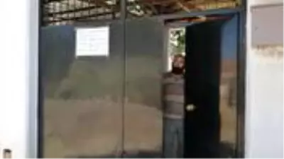 Yaşlı çift, kapılarına yazı astı: Koronavirüs nedeniyle bayram boyunca misafir kabul etmiyoruz Yaşlı çift, kapılarına yazı astı: Koronavirüs nedeniyle bayram boyunca misafir kabul etmiyoruz