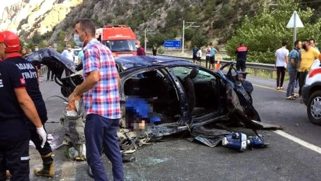 Adana'da bayram günü katliam gibi kaza: 4 kişi öldü, 2 kişi yaralandı