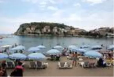 Amasra, bayramda tatilcilerin akınına uğradı Amasra, bayramda tatilcilerin akınına uğradı