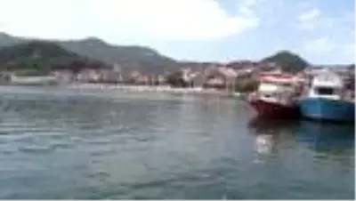 Amasra'ya bir günde nüfusunun 10 katı tatilci geldi Amasra'ya bir günde nüfusunun 10 katı tatilci geldi