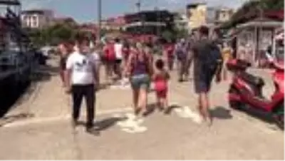 Amasra'ya bir günde nüfusunun 10 katı tatilci geldi Amasra'ya bir günde nüfusunun 10 katı tatilci geldi