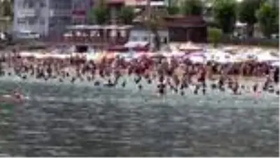 Amasra'ya bir günde nüfusunun 10 katı tatilci geldi Amasra'ya bir günde nüfusunun 10 katı tatilci geldi