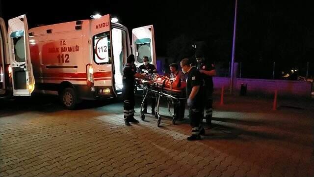 Aralarında husumet bulunan iki aile arasında bıçak ve silahlı kavga: 1 ölü, 3 yaralı