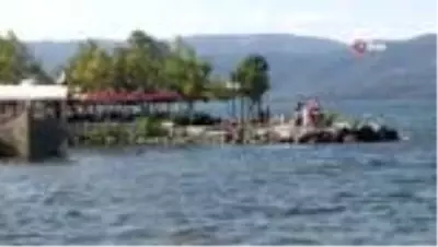 Bayram tatilini fırsat bulan vatandaşlar Sapanca Gölü'ne akın etti Bayram tatilini fırsat bulan vatandaşlar Sapanca Gölü'ne akın etti