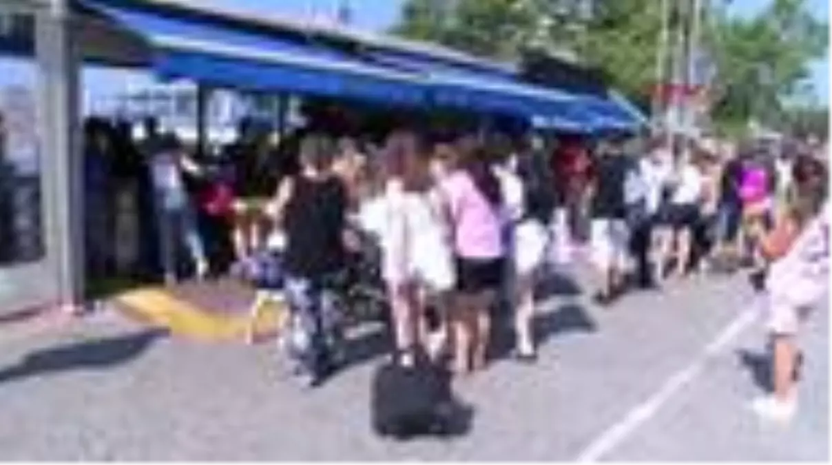 BAYRAMIN İKİNCİ GÜNÜNDE ADALAR'A AKIN