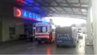 Belediye otobüsü ile otomobil çarpıştı: 2 yaralı Belediye otobüsü ile otomobil çarpıştı: 2 yaralı