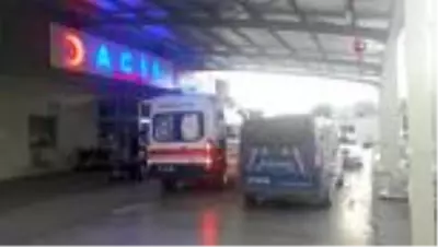 Belediye otobüsü ile otomobil çarpıştı: 2 yaralı Belediye otobüsü ile otomobil çarpıştı: 2 yaralı