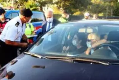 Bodrum rekora koşuyor: 12 saatte 40 bin, 4 günde 151 bin araç giriş yaptı Bodrum rekora koşuyor: 12 saatte 40 bin, 4 günde 151 bin araç giriş yaptı