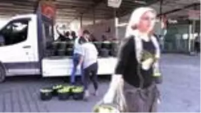 Buharkent'in taze inciri bayrama yetişti Buharkent'in taze inciri bayrama yetişti