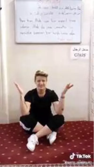 Camiye ayakkabıyla girip çektiği videoyu paylaştı, hakkında yasal işlem başlatıldı Camiye ayakkabıyla girip çektiği videoyu paylaştı, hakkında yasal işlem başlatıldı
